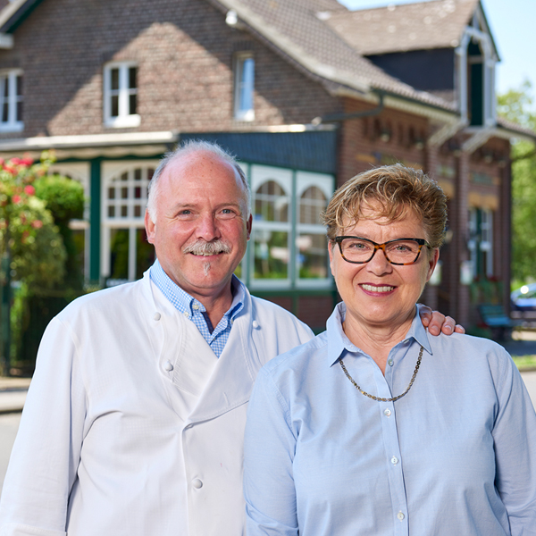 ueber_uns_01-600×600 Marlene und Michal Fegers